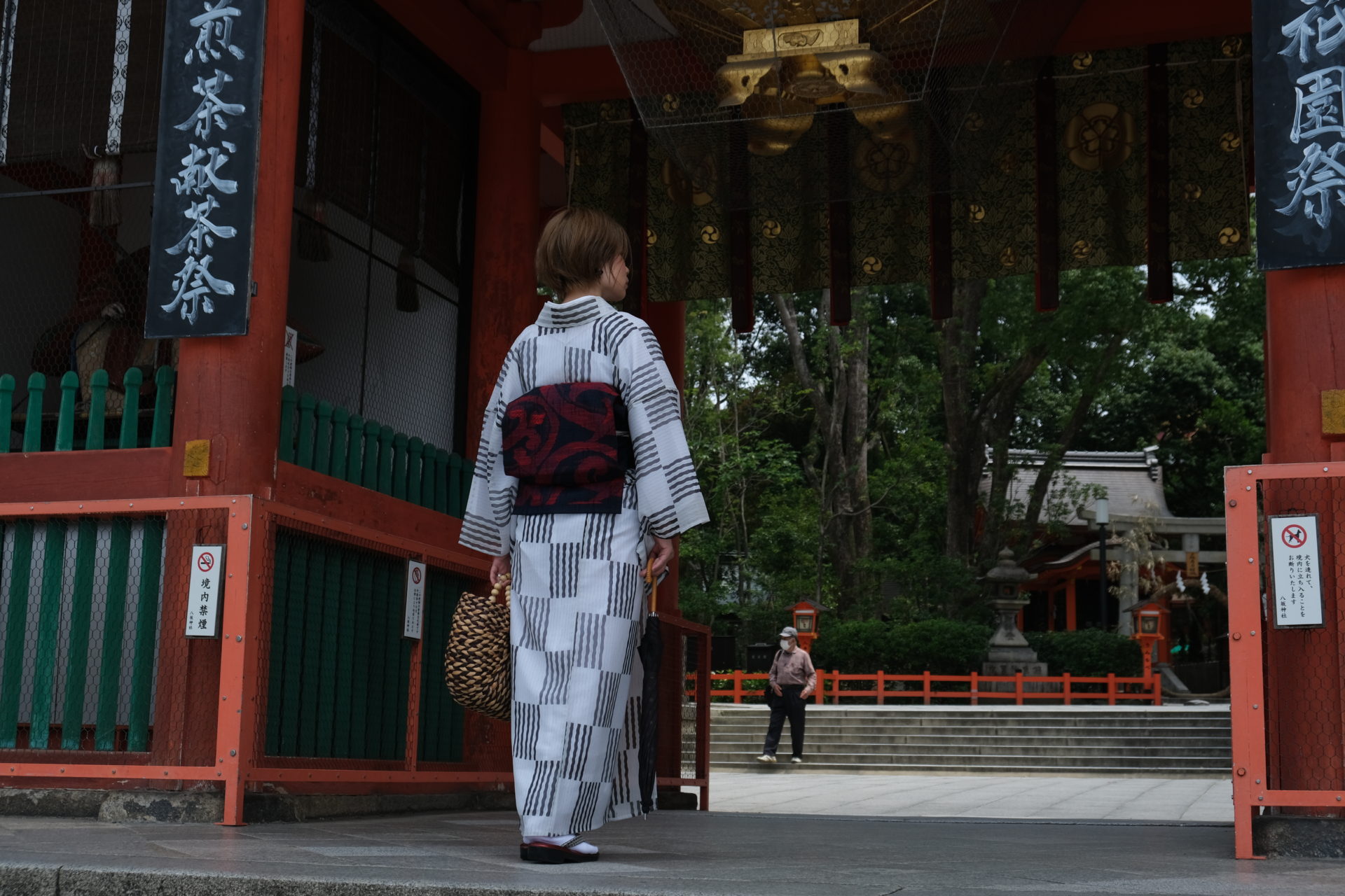 大人のレンタル着物で京都観光「八坂神社」 – UME SAKURA