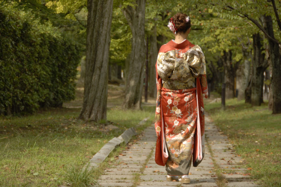 秋の京都で振袖前撮り「期間限定お得なキャンペーン」 – UME SAKURA