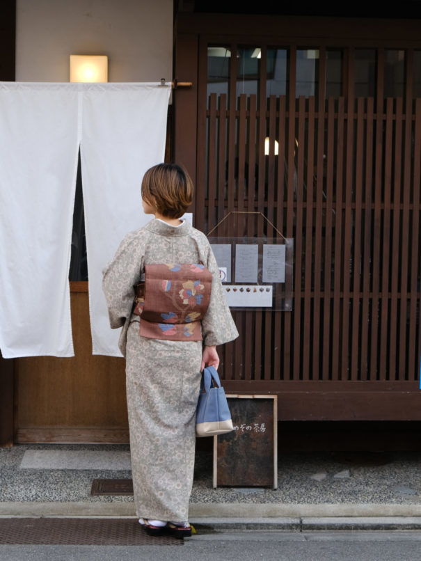 レトロモダンなレンタル着物で行く梅園茶房