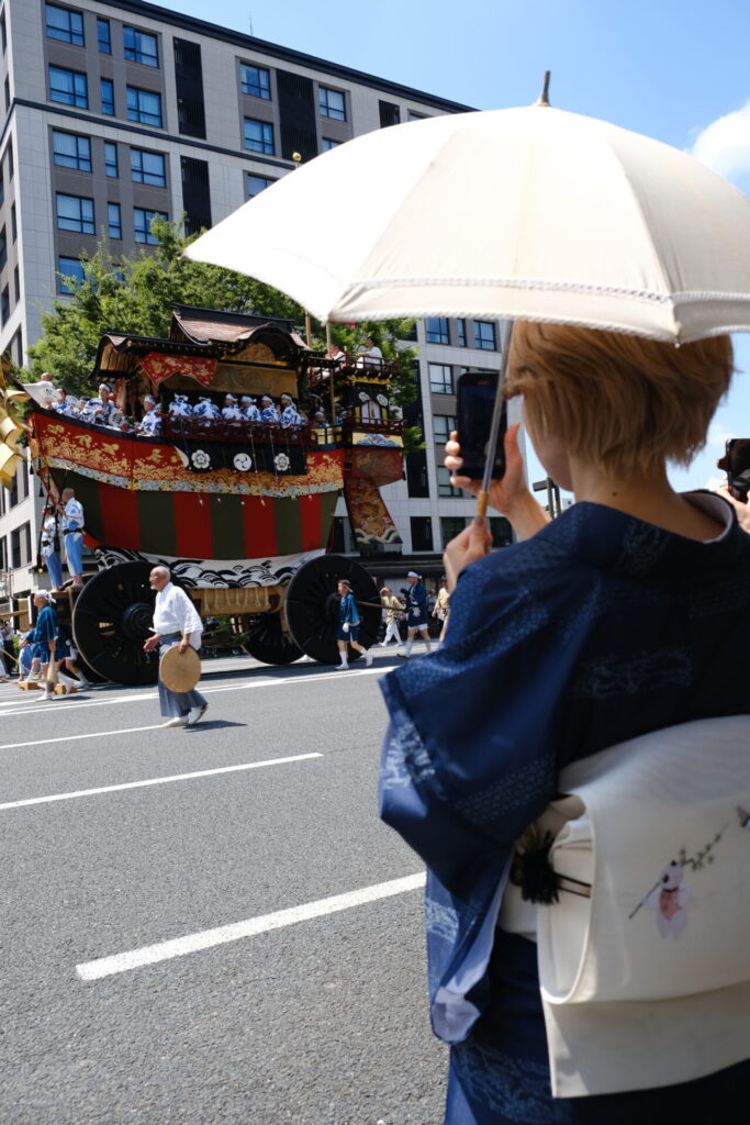 祇園祭の山鉾巡行に近い着物レンタルUME SAKURA