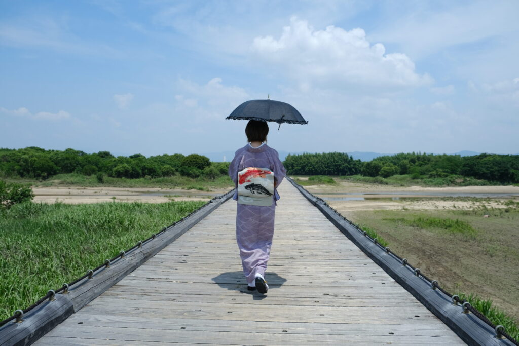 着物で楽しむ時代劇や映画のロケ地の八幡流れ橋